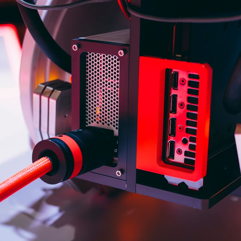 مزوّد طاقة 650W